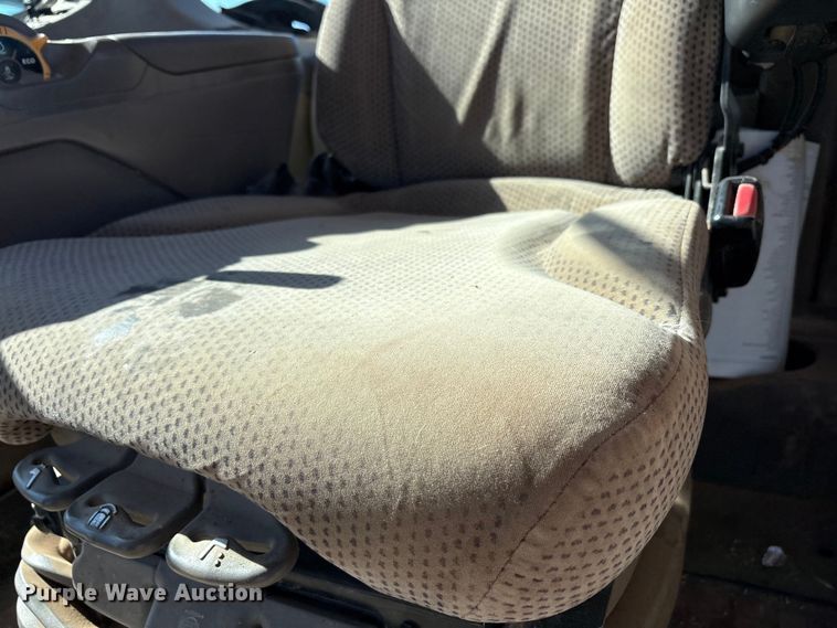 image for item EU4729 2016 John Deere 8245R MFWD tractor