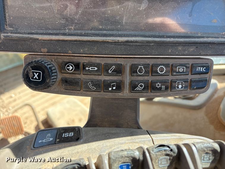 image for item EU4729 2016 John Deere 8245R MFWD tractor