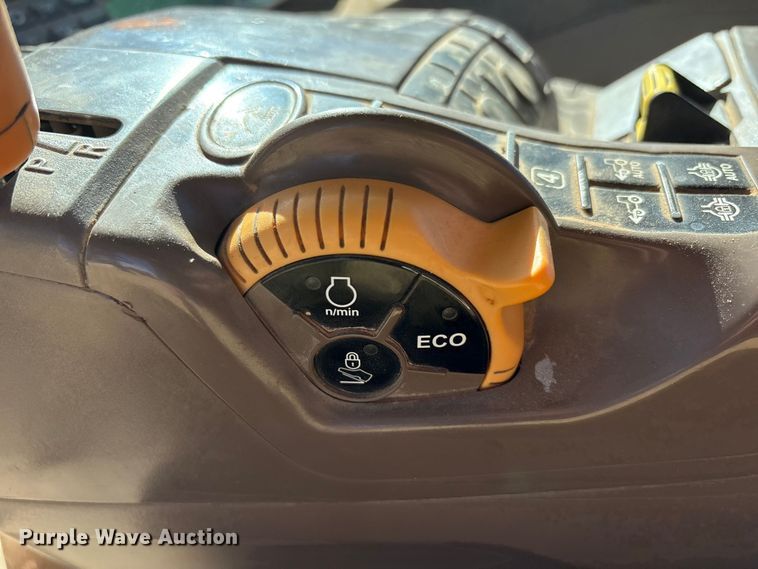 image for item EU4729 2016 John Deere 8245R MFWD tractor