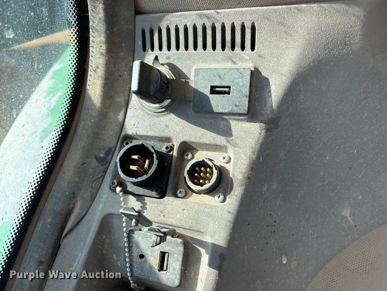 image for item EU4729 2016 John Deere 8245R MFWD tractor