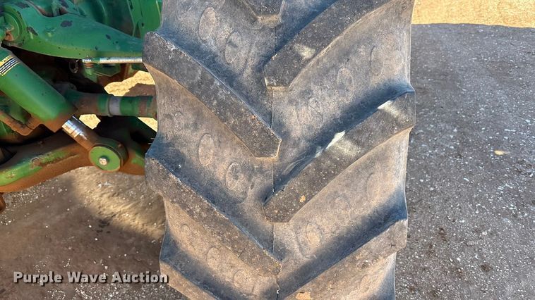 image for item EU4729 2016 John Deere 8245R MFWD tractor