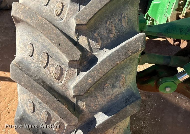 image for item EU4729 2016 John Deere 8245R MFWD tractor