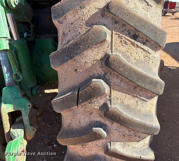 image for item EU4729 2016 John Deere 8245R MFWD tractor