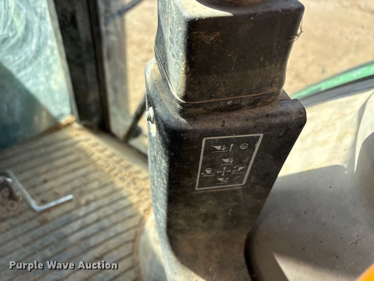 image for item EU4730 2019 John Deere 6120E MFWD tractor