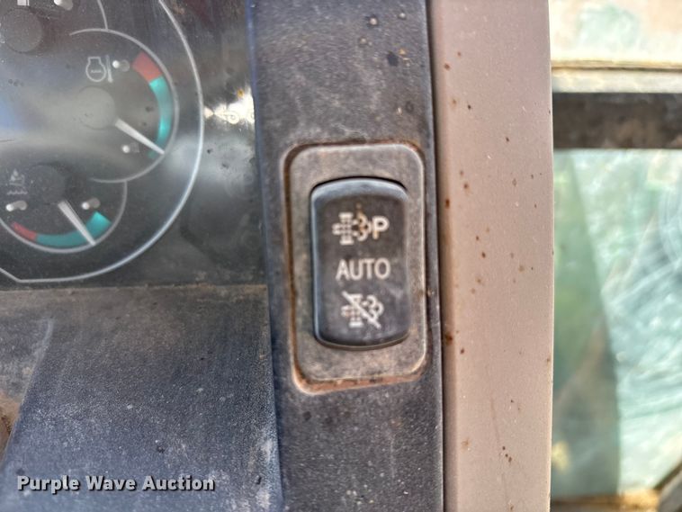 image for item EU4730 2019 John Deere 6120E MFWD tractor