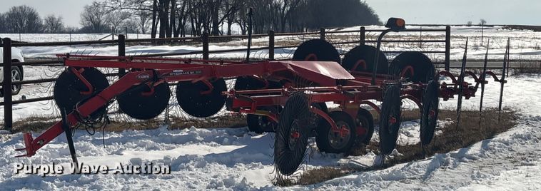 image for item EV2668 Kuhn SR314 hay rake