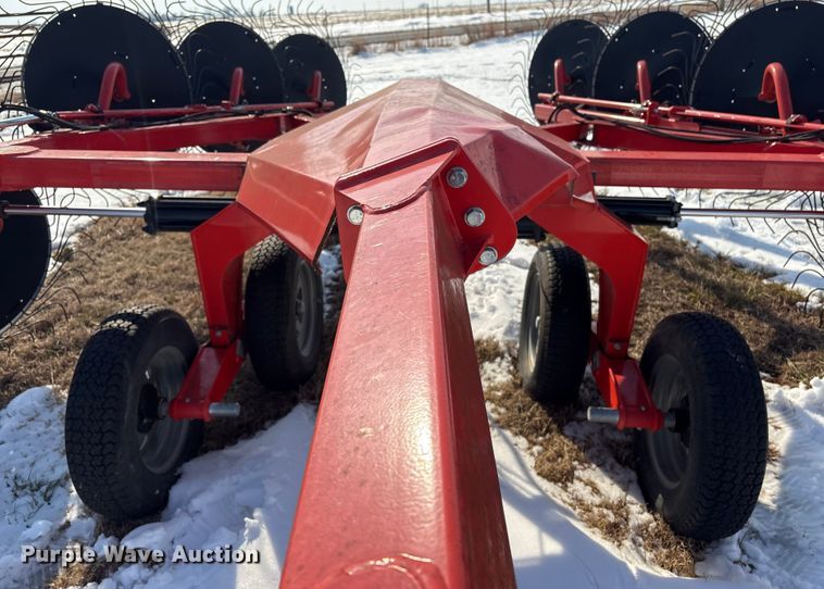 image for item EV2668 Kuhn SR314 hay rake