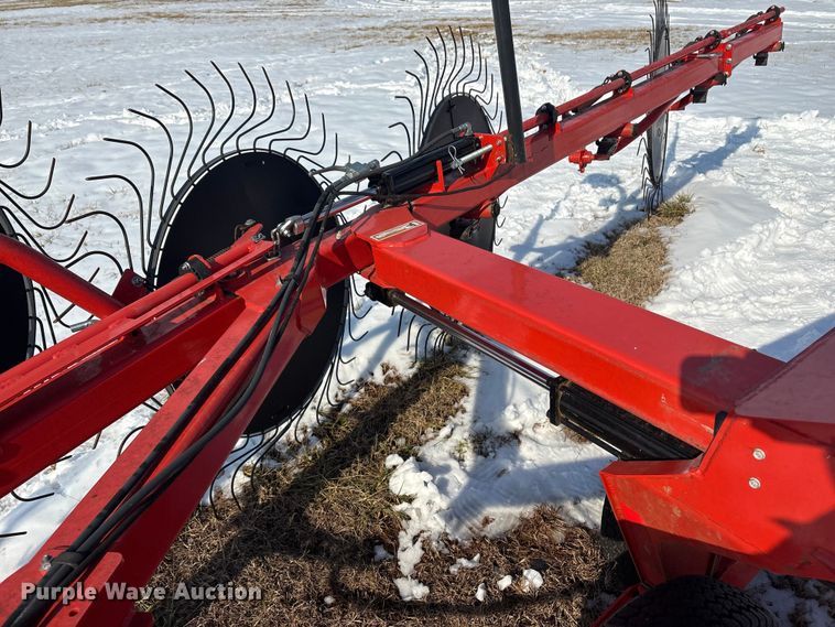 image for item EV2668 Kuhn SR314 hay rake