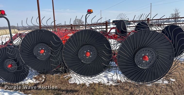 image for item EV2668 Kuhn SR314 hay rake