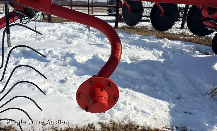 image for item EV2668 Kuhn SR314 hay rake
