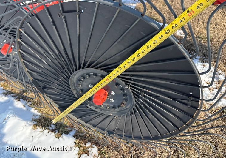 image for item EV2668 Kuhn SR314 hay rake