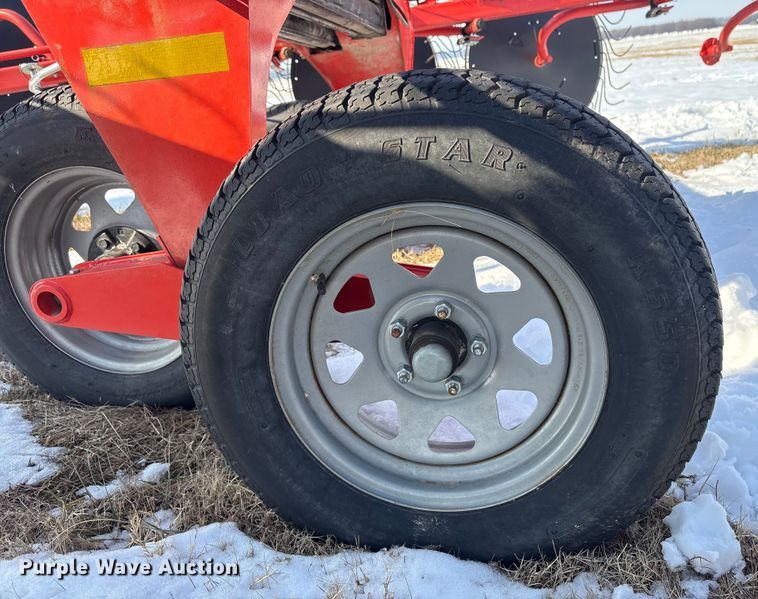 image for item EV2668 Kuhn SR314 hay rake