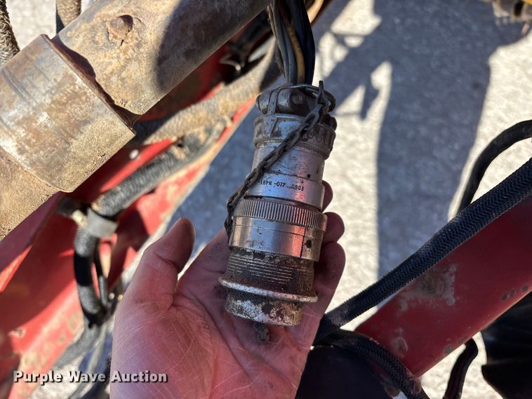 image for item FG0009 2006 New Holland BR750A round baler