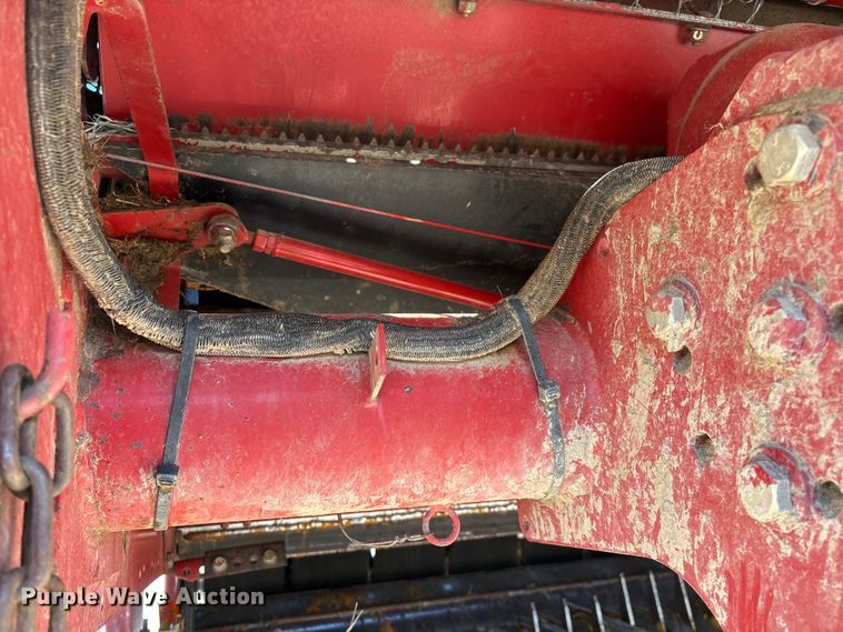 image for item FG0009 2006 New Holland BR750A round baler