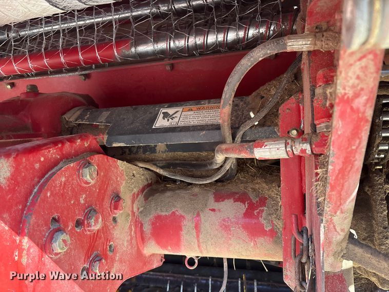 image for item FG0009 2006 New Holland BR750A round baler