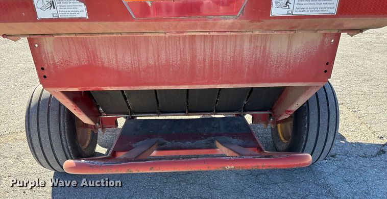 image for item FG0009 2006 New Holland BR750A round baler