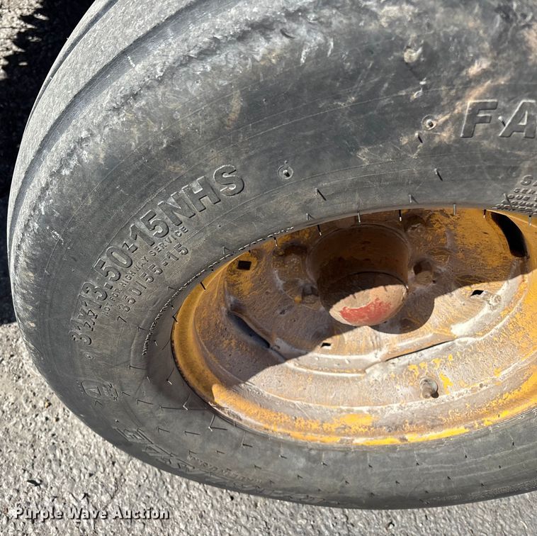 image for item FG0009 2006 New Holland BR750A round baler