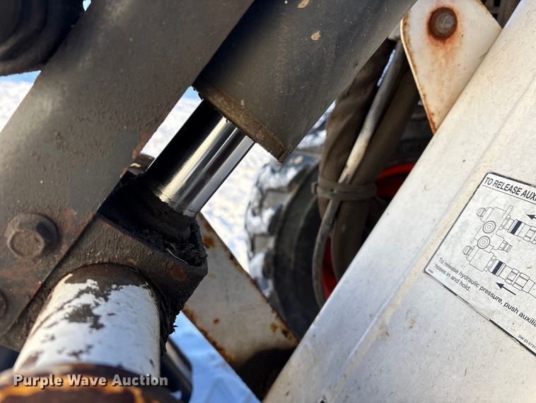 image for item FK1130 2003 Bobcat Toolcat 5600 utility vehicle