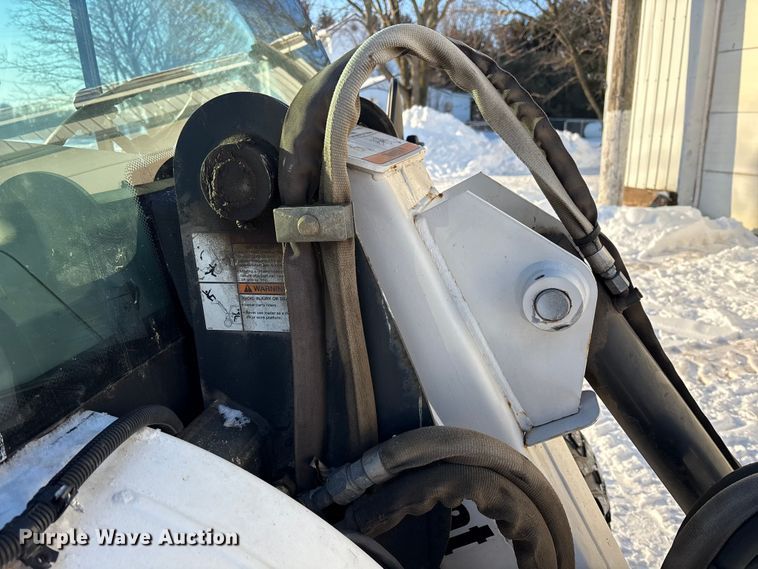 image for item FK1130 2003 Bobcat Toolcat 5600 utility vehicle