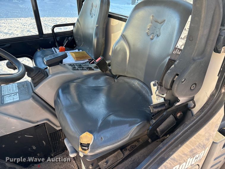 image for item FK1130 2003 Bobcat Toolcat 5600 utility vehicle