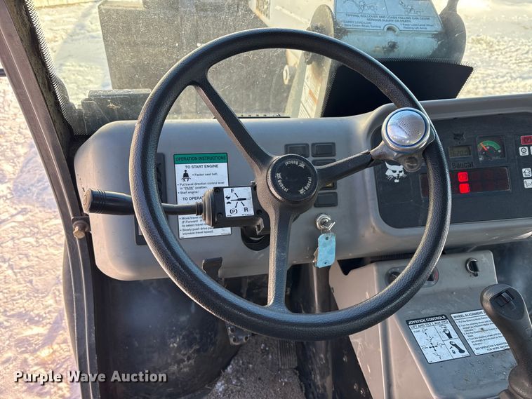 image for item FK1130 2003 Bobcat Toolcat 5600 utility vehicle