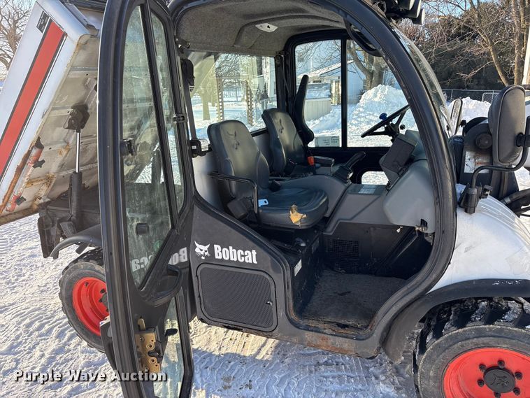 image for item FK1130 2003 Bobcat Toolcat 5600 utility vehicle