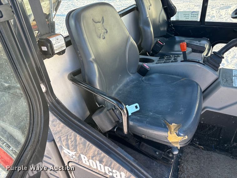 image for item FK1130 2003 Bobcat Toolcat 5600 utility vehicle