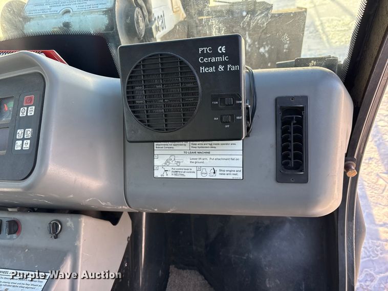 image for item FK1130 2003 Bobcat Toolcat 5600 utility vehicle