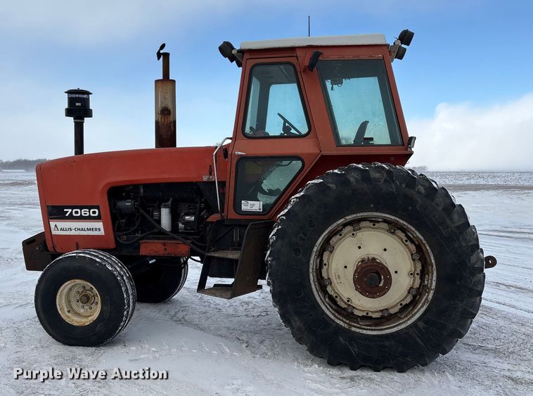 image for item FK1518 1978 Allis-Chalmers 7060 tractor