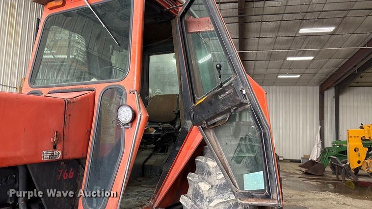 image for item FK1518 1978 Allis-Chalmers 7060 tractor