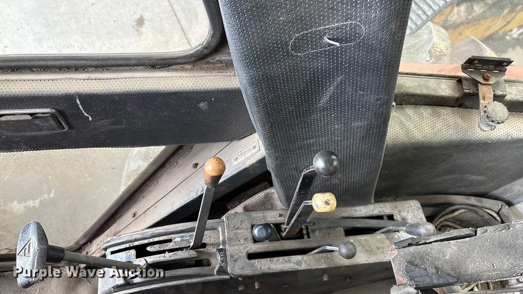 image for item FK1518 1978 Allis-Chalmers 7060 tractor