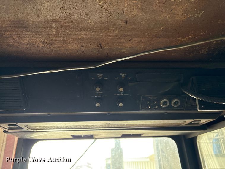 image for item FK1518 1978 Allis-Chalmers 7060 tractor