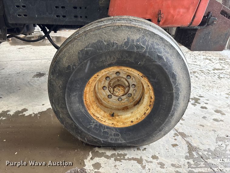 image for item FK1518 1978 Allis-Chalmers 7060 tractor