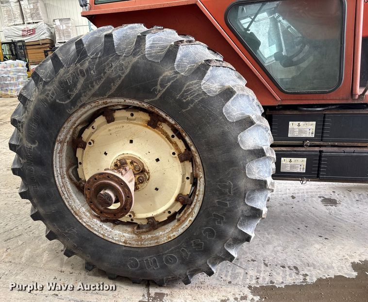 image for item FK1518 1978 Allis-Chalmers 7060 tractor