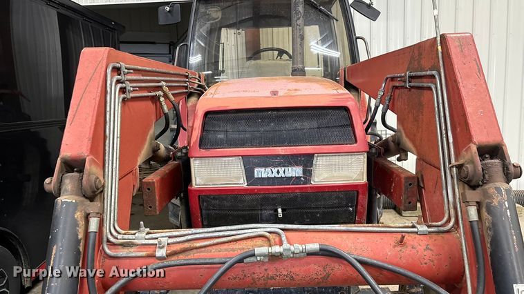 image for item FK1521 1990 Case IH 5130 tractor