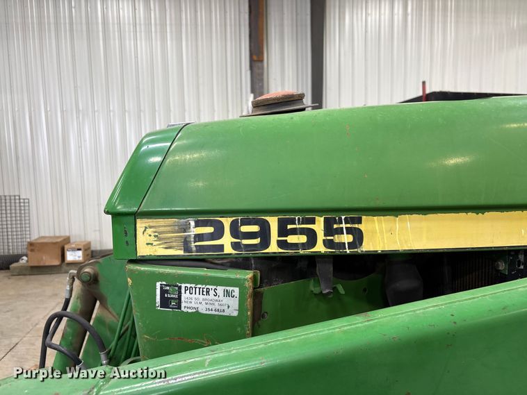 image for item FK1522 1991 John Deere 2955 tractor