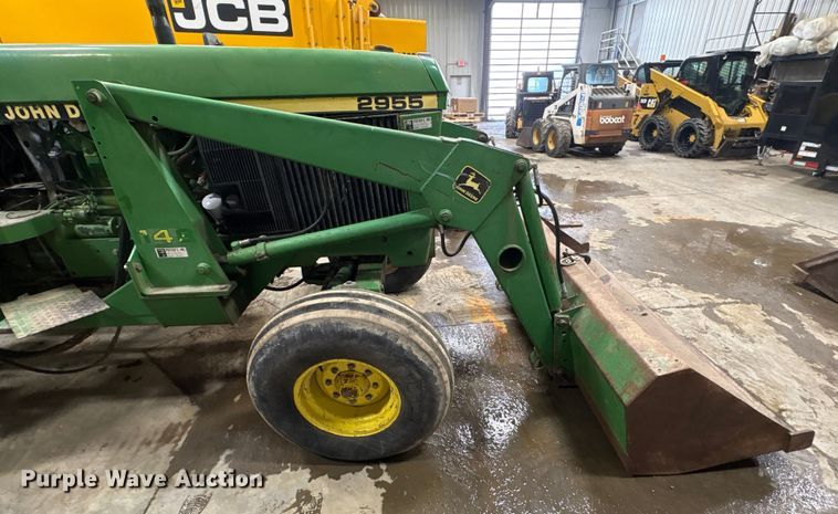 image for item FK1522 1991 John Deere 2955 tractor