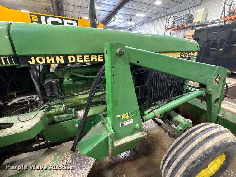 image for item FK1522 1991 John Deere 2955 tractor