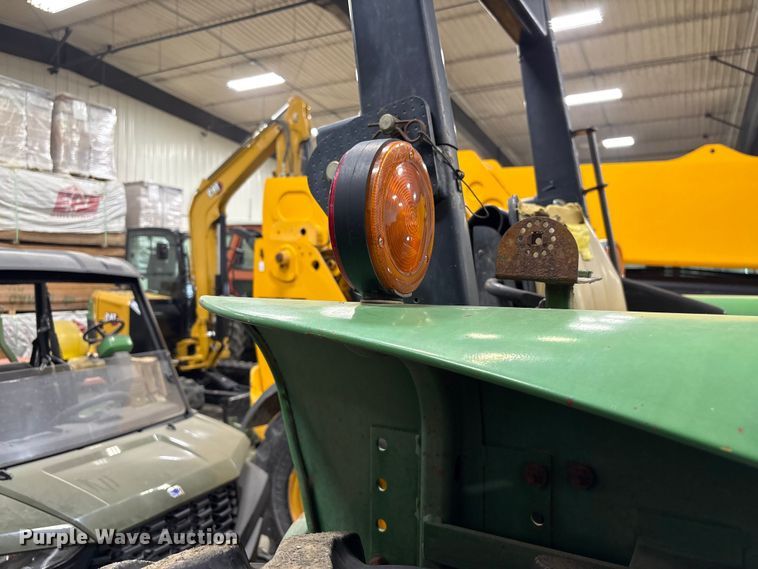 image for item FK1522 1991 John Deere 2955 tractor