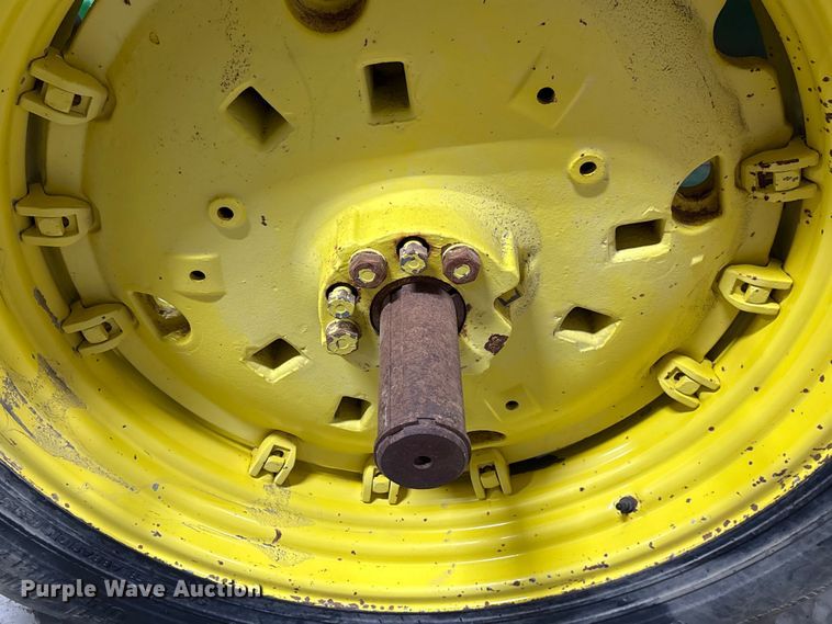 image for item FK1522 1991 John Deere 2955 tractor