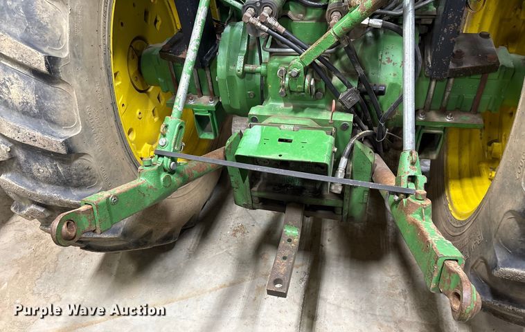 image for item FK1522 1991 John Deere 2955 tractor