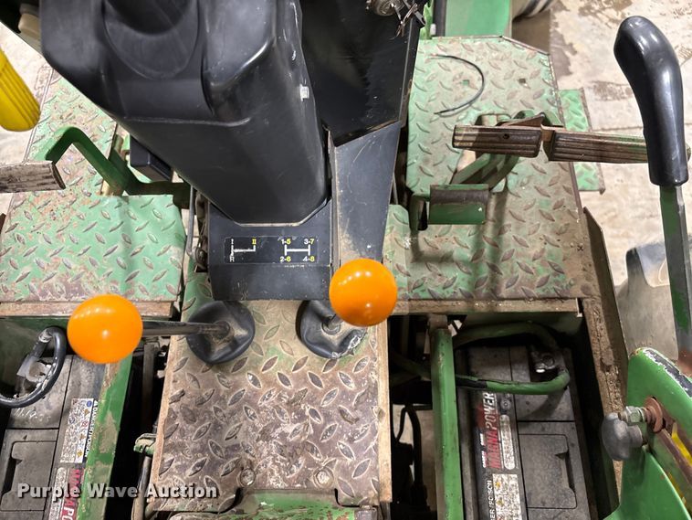 image for item FK1522 1991 John Deere 2955 tractor