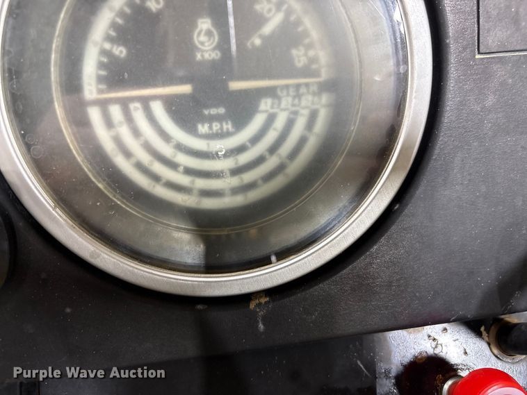 image for item FK1522 1991 John Deere 2955 tractor