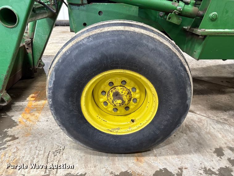 image for item FK1522 1991 John Deere 2955 tractor