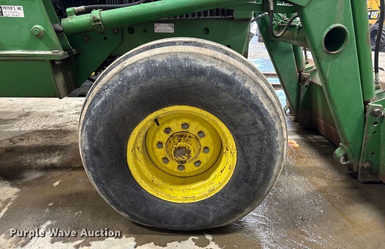 image for item FK1522 1991 John Deere 2955 tractor