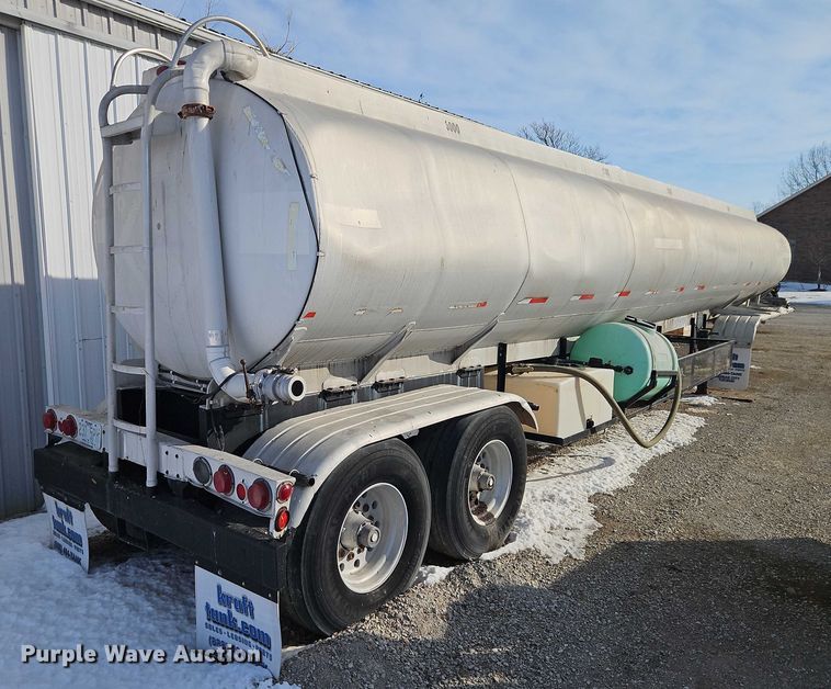 image for item FN5526 1990 CUST tank trailer