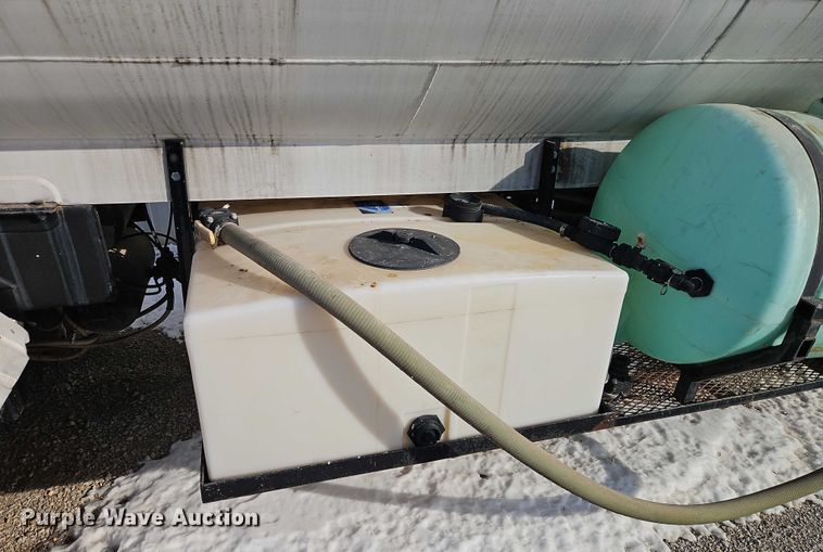 image for item FN5526 1990 CUST tank trailer