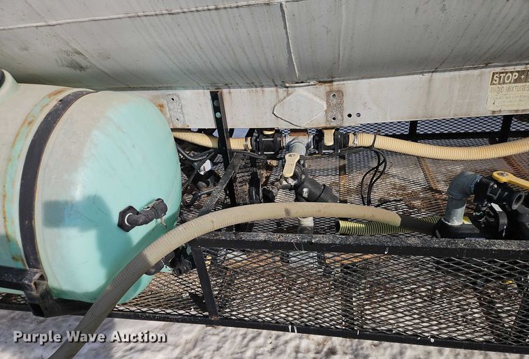 image for item FN5526 1990 CUST tank trailer