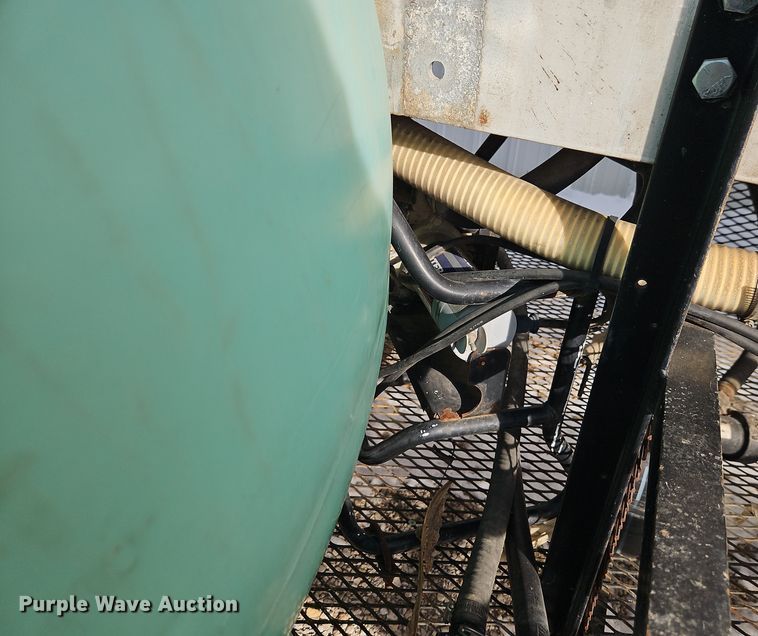 image for item FN5526 1990 CUST tank trailer