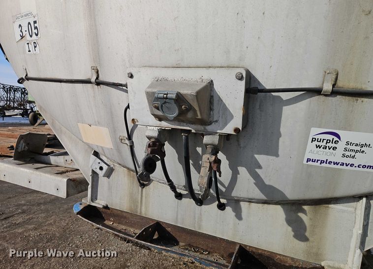 image for item FN5526 1990 CUST tank trailer